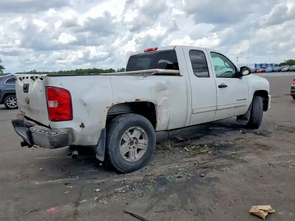 1GCRKSE35BZ261512 2011 CHEVROLET SILVERADO-2