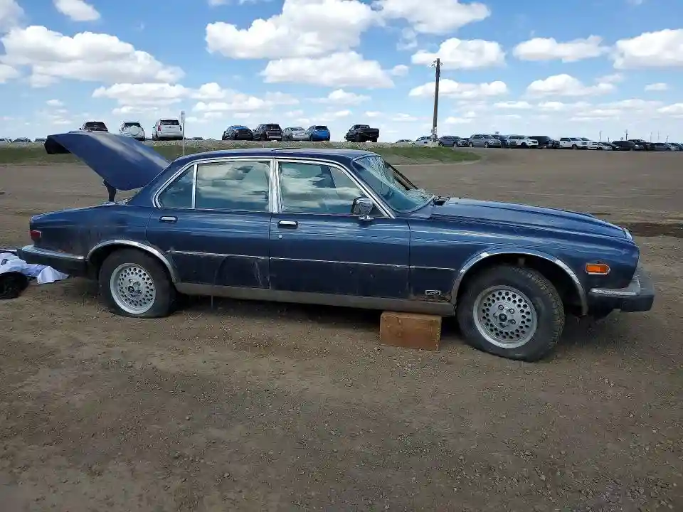 SAJCL1249HC476768 1987 JAGUAR XJ6-3