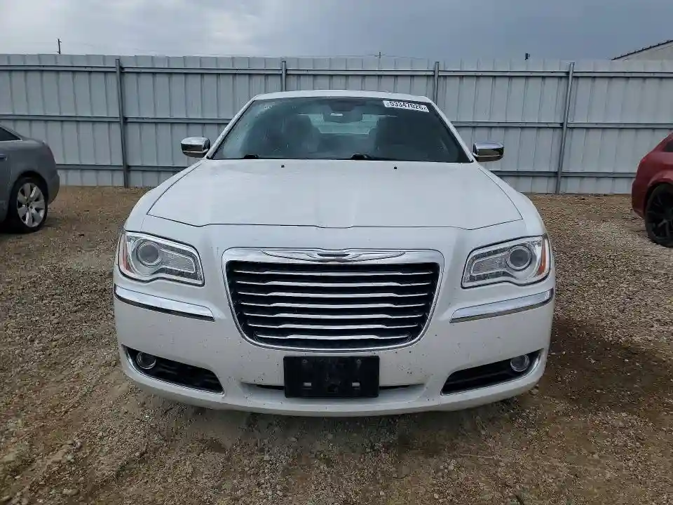 2C3CCAKT2CH147555 2012 CHRYSLER 300-4
