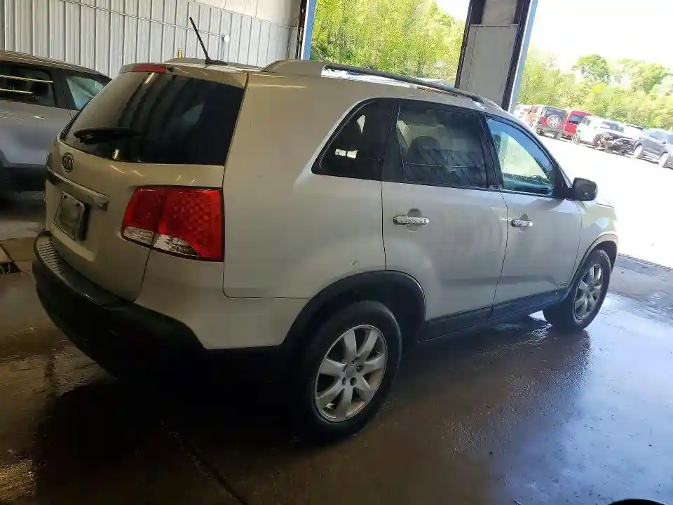 5XYKTDA24DG351792 2013 KIA SORENTO-2