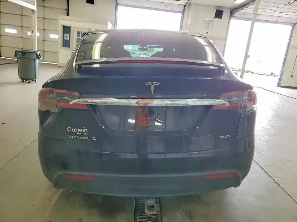 5YJXCBE20GF008395 2016 TESLA MODEL X-5