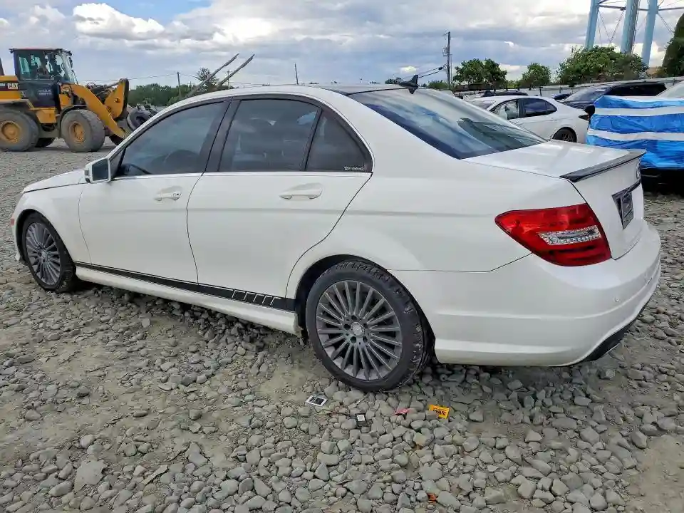 WDDGF8AB3DG128621 2013 MERCEDES-BENZ C-CLASS-1