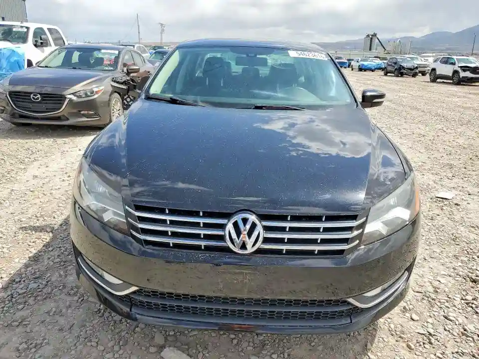 1VWCP7A3XDC068723 2013 VOLKSWAGEN PASSAT-4