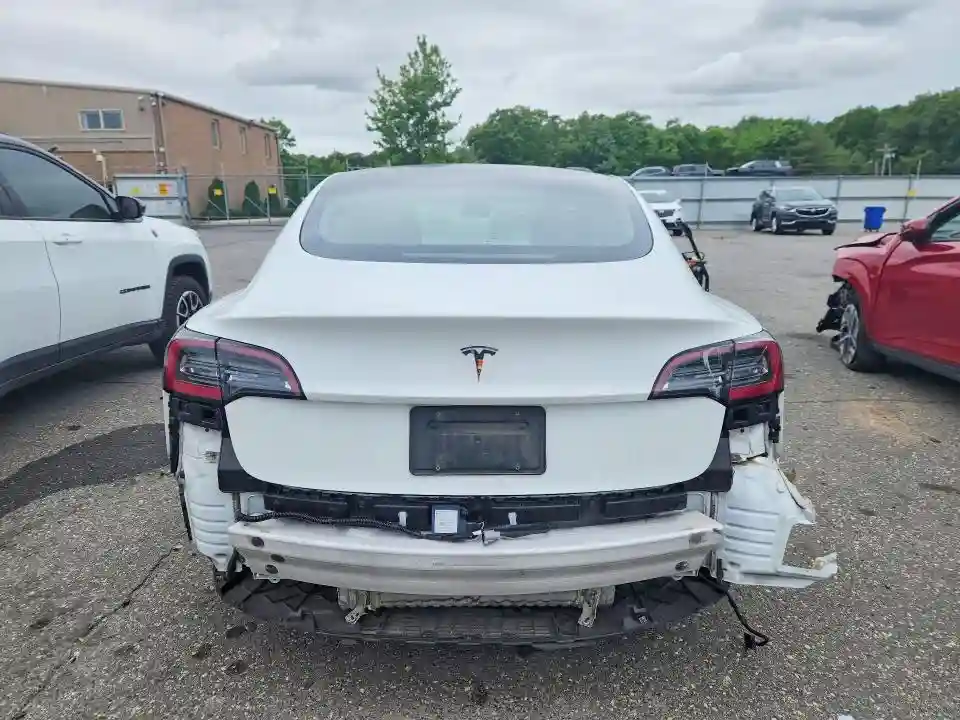5YJ3E1EA5NF369127 2022 TESLA MODEL 3-5