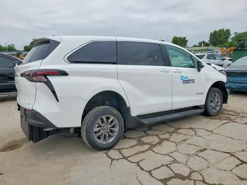 5TDKRKEC6SS256284 2025 TOYOTA SIENNA-2