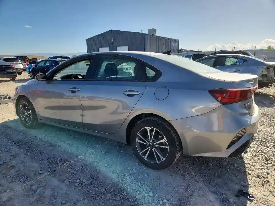 3KPF24AD9RE742852 2024 KIA FORTE LXS-1