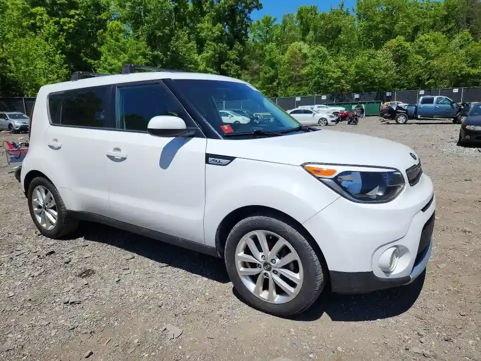 KNDJP3A51J7893249 2018 KIA SOUL-3