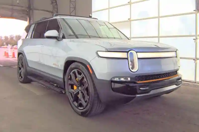 7PDSGABA4PN019950 2023 RIVIAN RIS-0