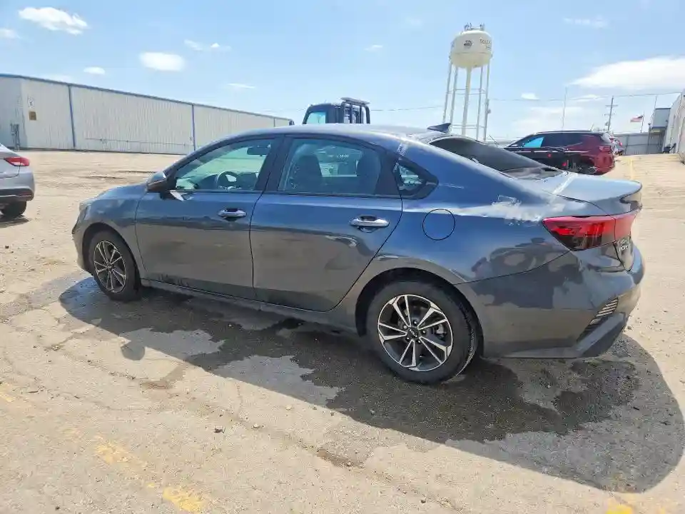 3KPF24AD2RE750629 2024 KIA FORTE-1