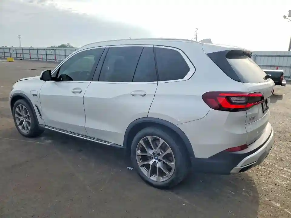 5UXTA6C03N9M02413 2022 BMW X5-1