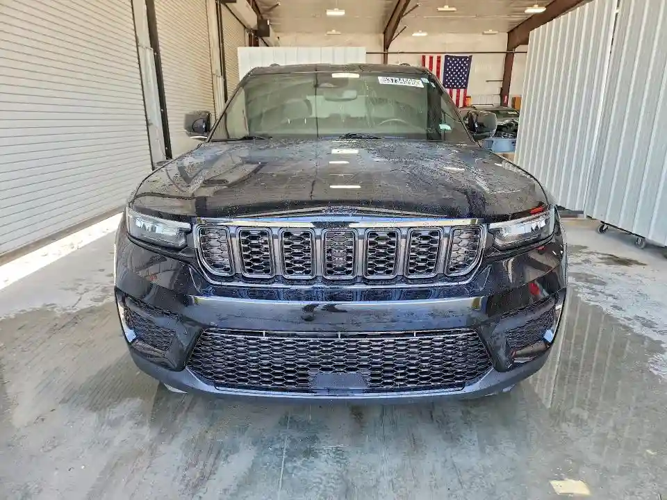 1C4RJHAG9PC517773 2023 JEEP CHEROKEE-4