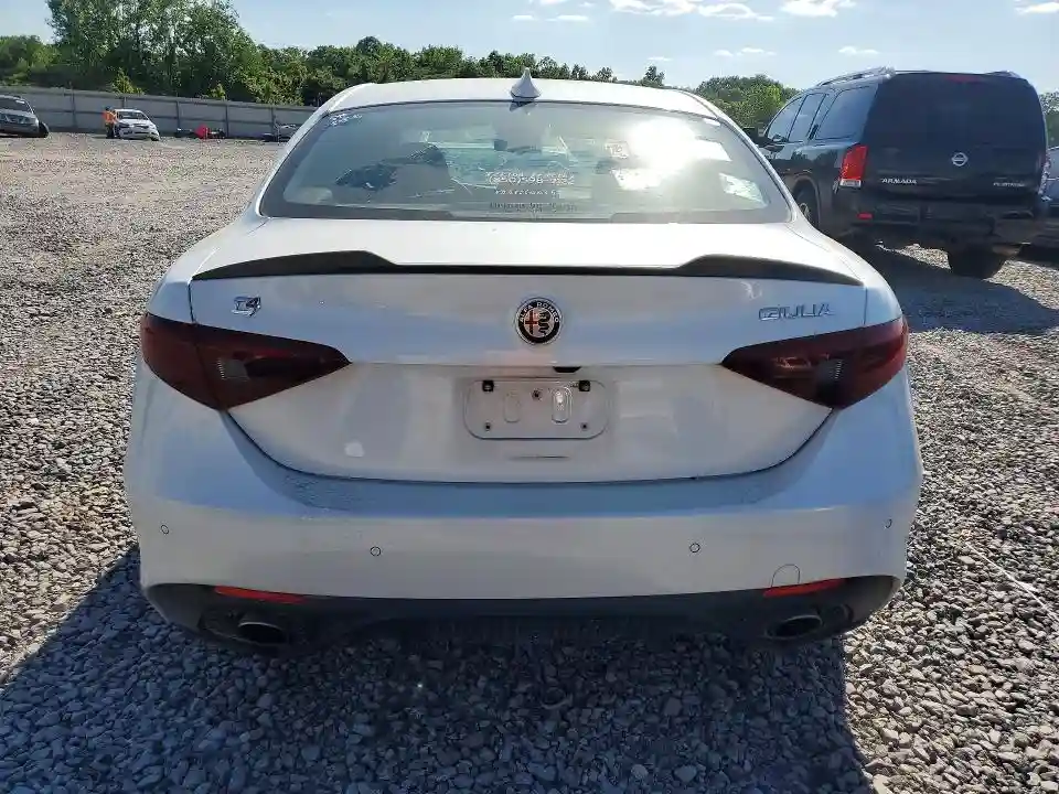 ZARFAEEN9H7560780 2017 ALFA ROMEO GIULIA-5