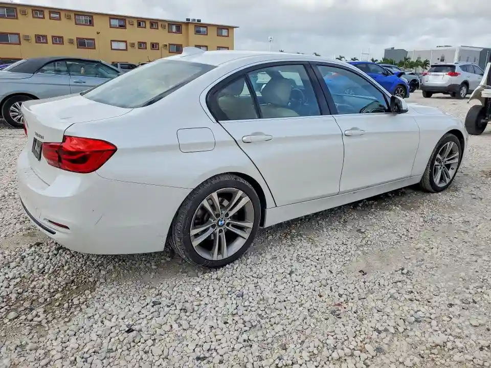WBA8B9G5XJNU98079 2018 BMW 3 SERIES-2