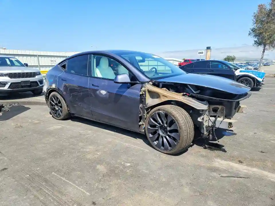 7SAYGDEE3PF902120 2023 TESLA MODEL Y-3