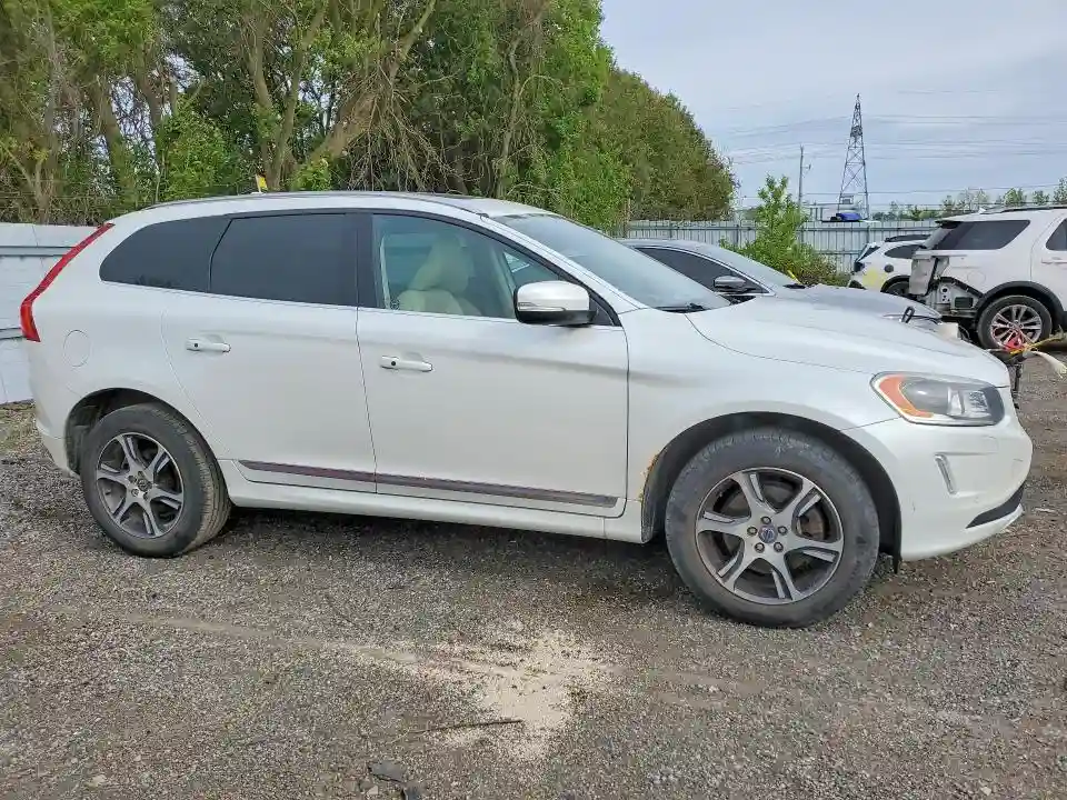 YV4902RD9F2585647 2015 VOLVO XC60-3