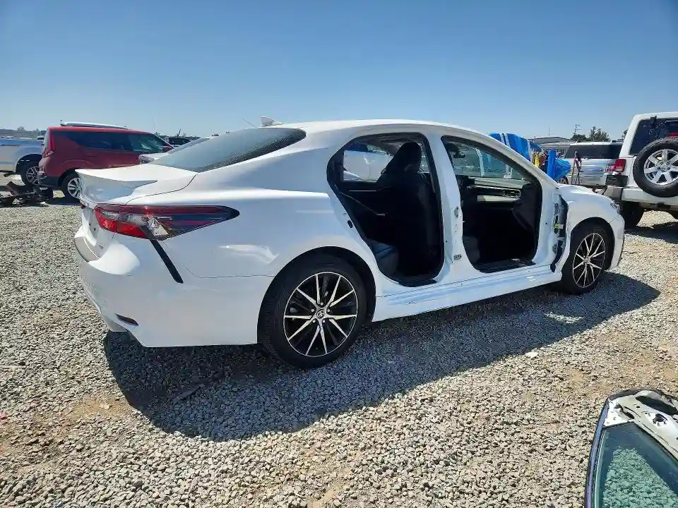 4T1G11AK8MU536903 2021 TOYOTA CAMRY-2