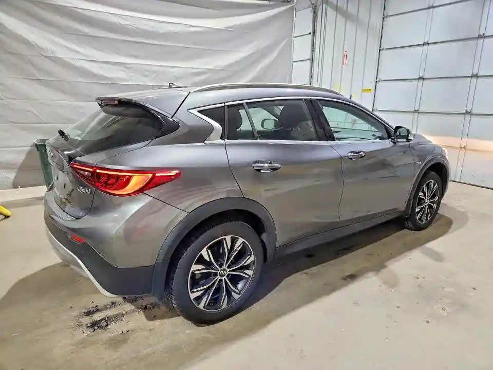 SJKCH5CR8JA058671 2018 INFINITI QX30-2
