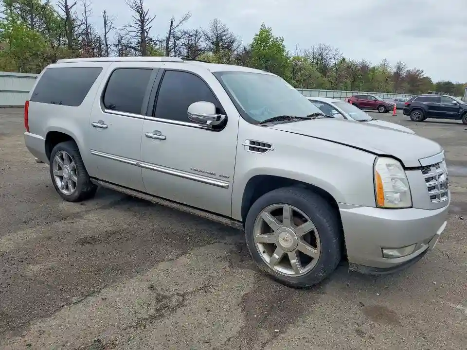 1GYUKJEF8AR260801 2010 CADILLAC ESCALADE-3