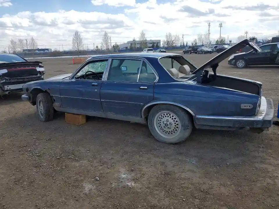 SAJCL1249HC476768 1987 JAGUAR XJ6-1