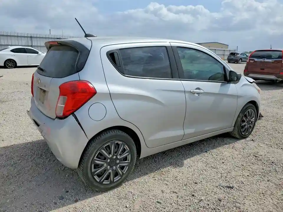 KL8CB6SA0JC435416 2018 CHEVROLET SPARK-2