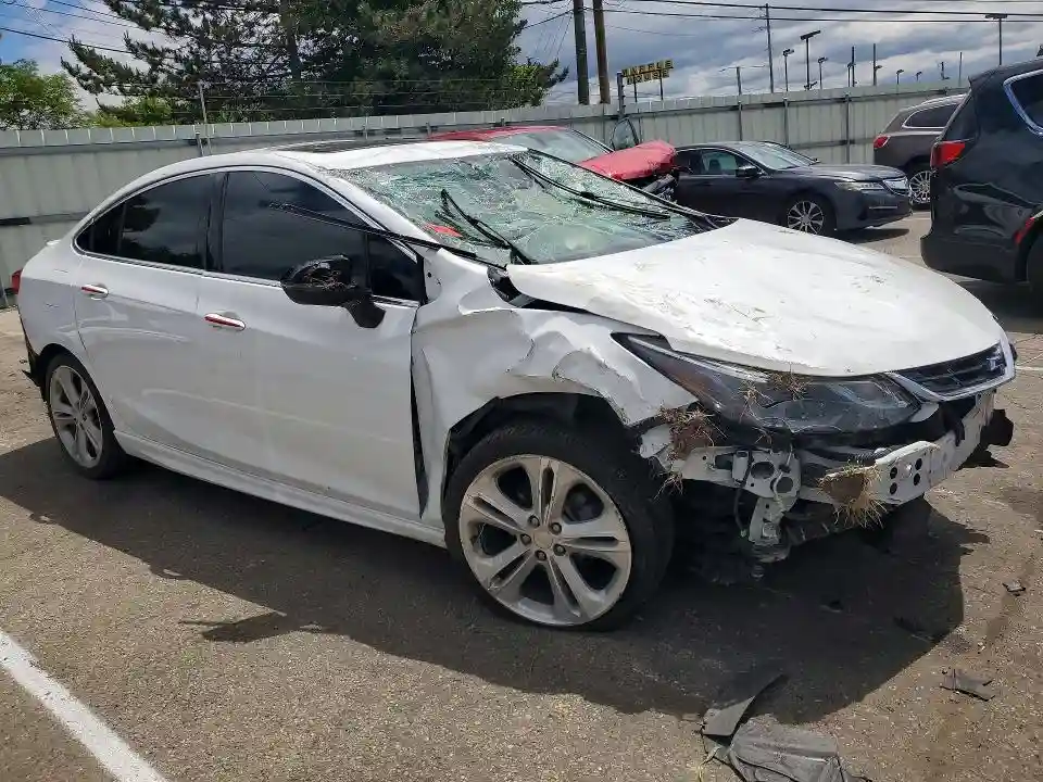 1G1BF5SM2J7207348 2018 CHEVROLET CRUZE-3