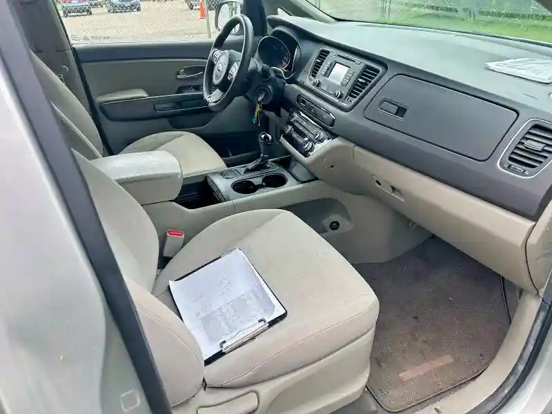 KNDMA5C15G6104796 2016 KIA SEDONA-4