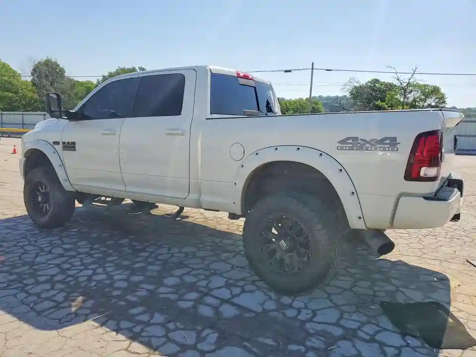 3C6UR5FJ0JG370163 2018 RAM 2500-1