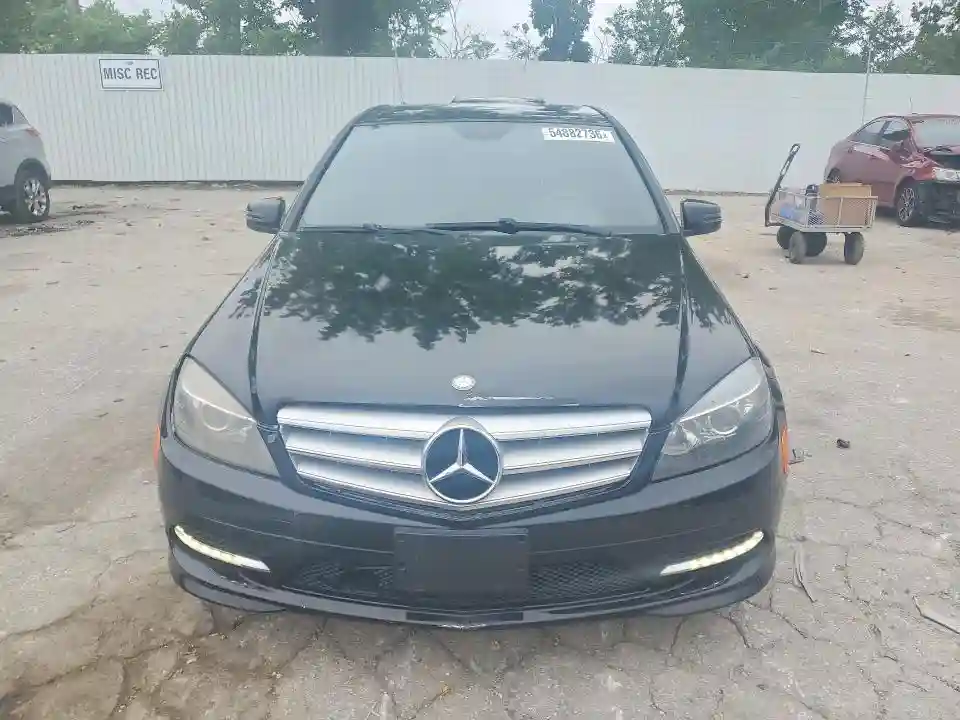 WDDGF8BB0BR157946 2011 MERCEDES-BENZ C-CLASS-4