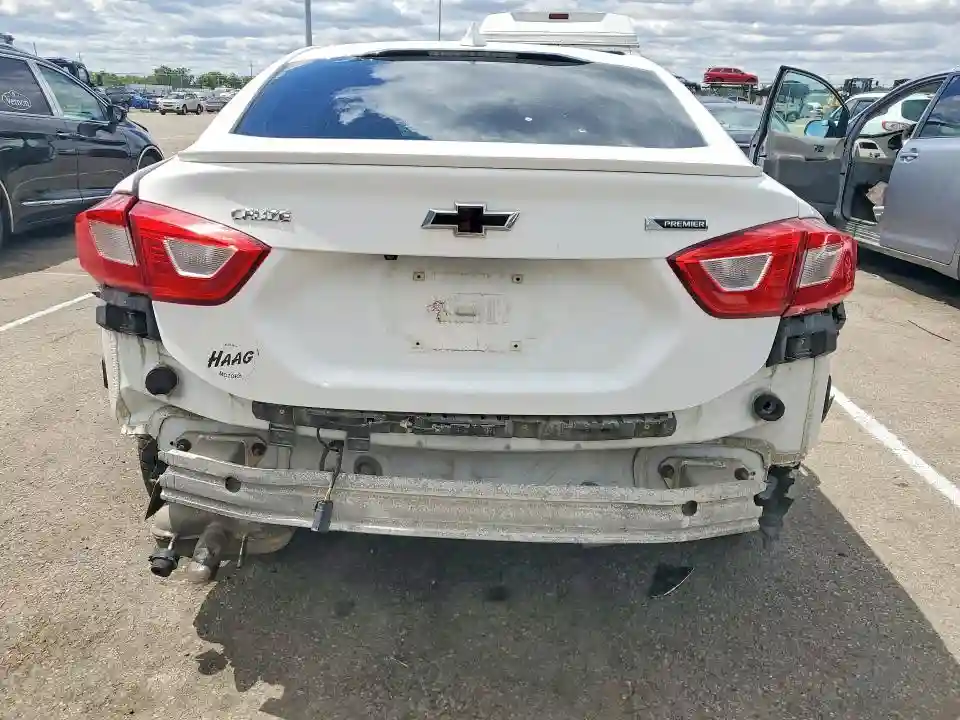 1G1BF5SM2J7207348 2018 CHEVROLET CRUZE-5