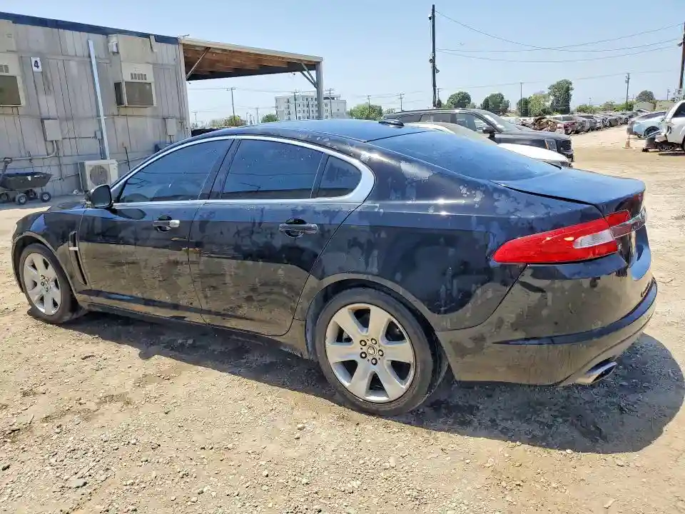 SAJWA0FBXBLS13119 2011 JAGUAR XF-1
