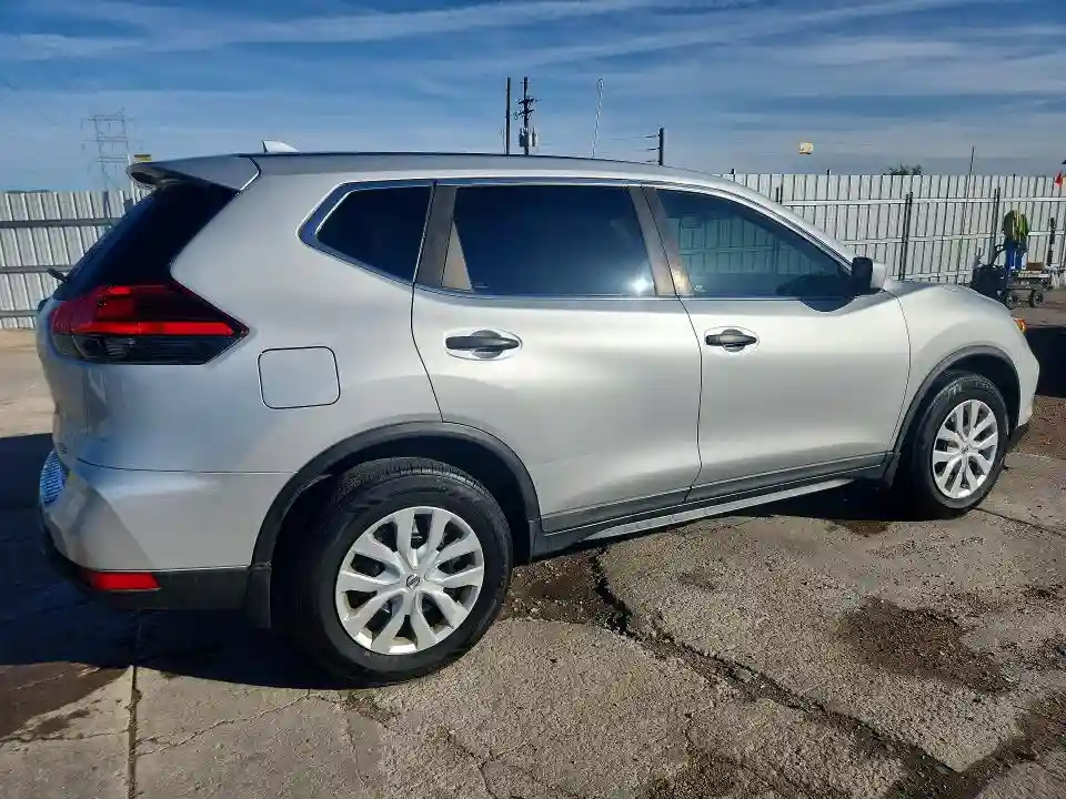 KNMAT2MVXHP587811 2017 NISSAN ROGUE-2
