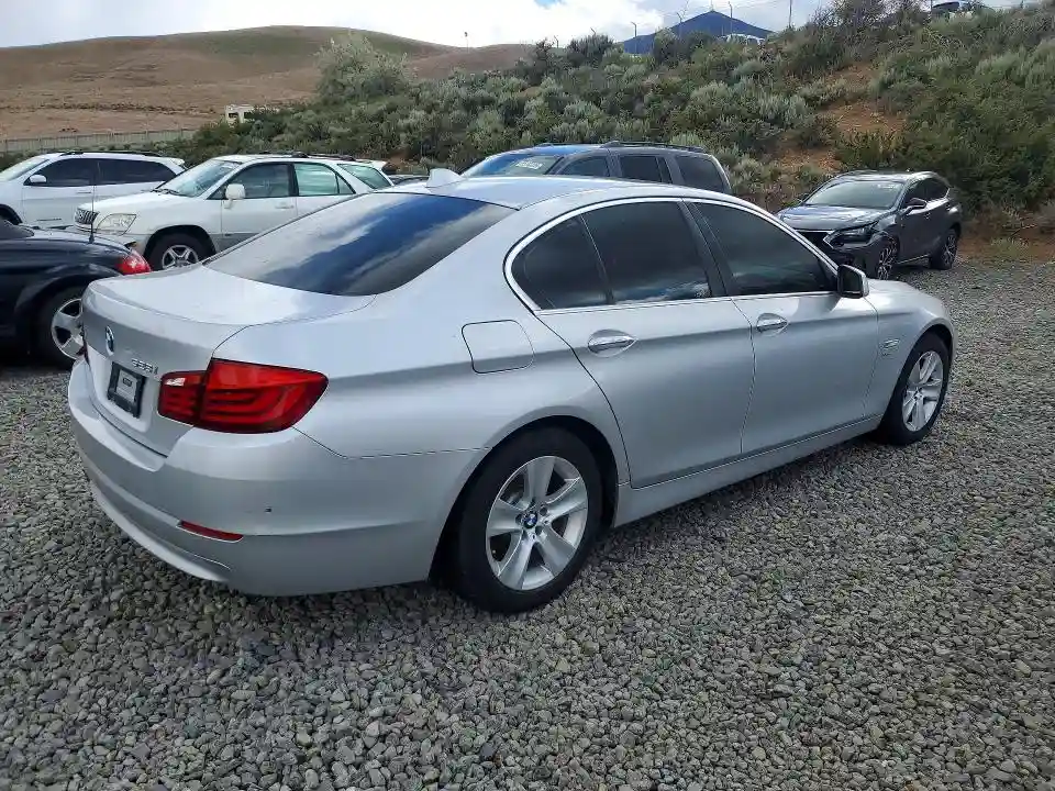 WBAXH5C53CDW02039 2012 BMW 5 SERIES-2