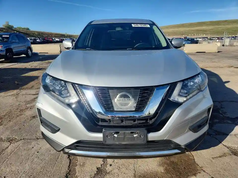 KNMAT2MVXHP587811 2017 NISSAN ROGUE-4