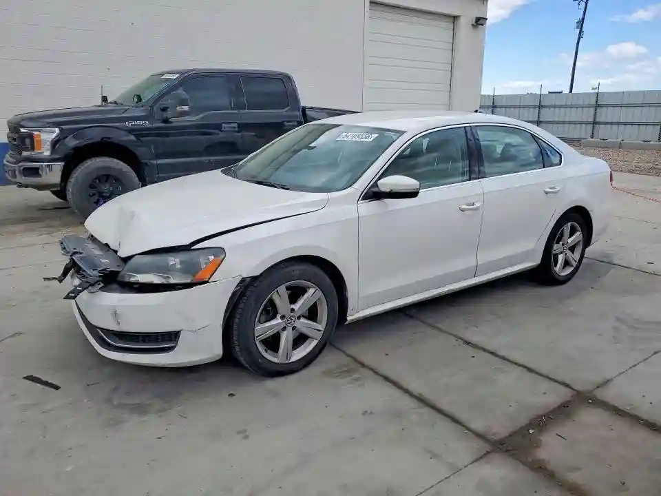 1VWBP7A34DC090079 2013 VOLKSWAGEN PASSAT-0