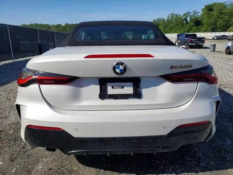 WBA53AT01NCJ15062 2022 BMW M4-5