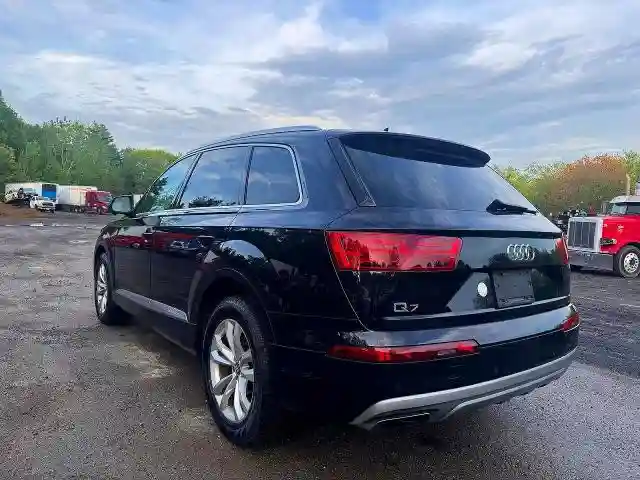 WA1LAAF7XKD008245 2019 AUDI Q7-2