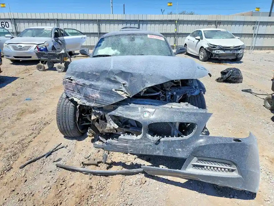 WBALM7C59AE382225 2010 BMW Z4-4