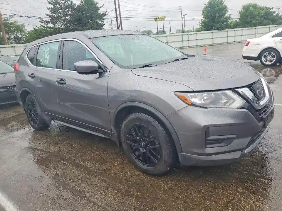 KNMAT2MT5HP571353 2017 NISSAN ROGUE-3