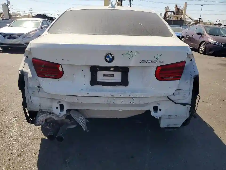 WBA8E1C5XJA758986 2018 BMW 3 SERIES-5