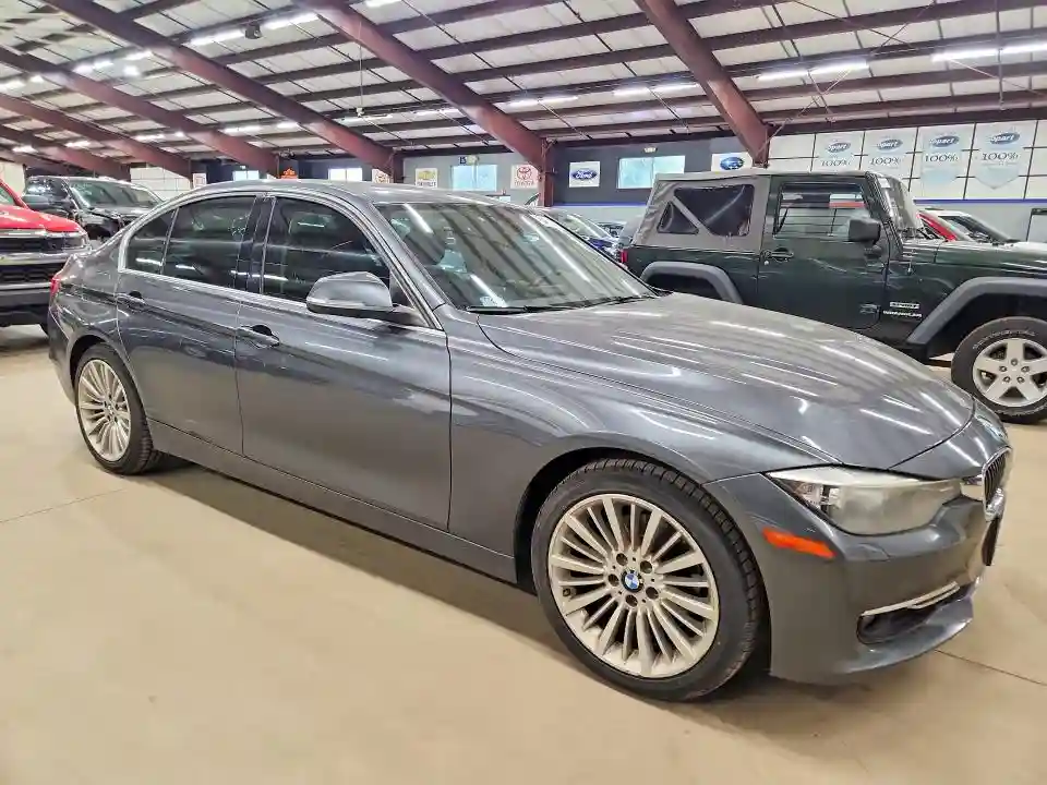 WBA3B5C59DF595801 2013 BMW 3 SERIES-3