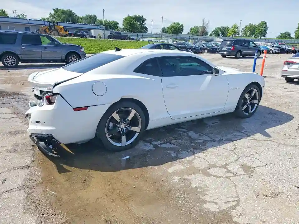 2G1FC1ED4B9155638 2011 CHEVROLET CAMARO-2