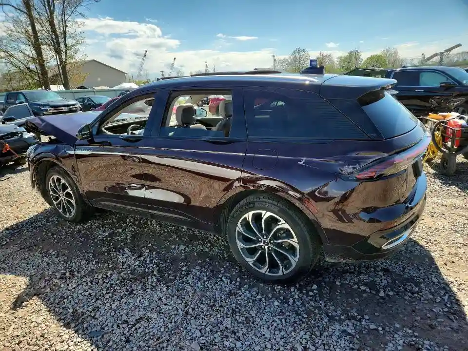 5LMPJ8KA7SJ897890 2025 LINCOLN NAUTILUS-1