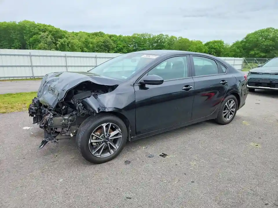 3KPF24AD1RE704645 2024 KIA FORTE LXS-0