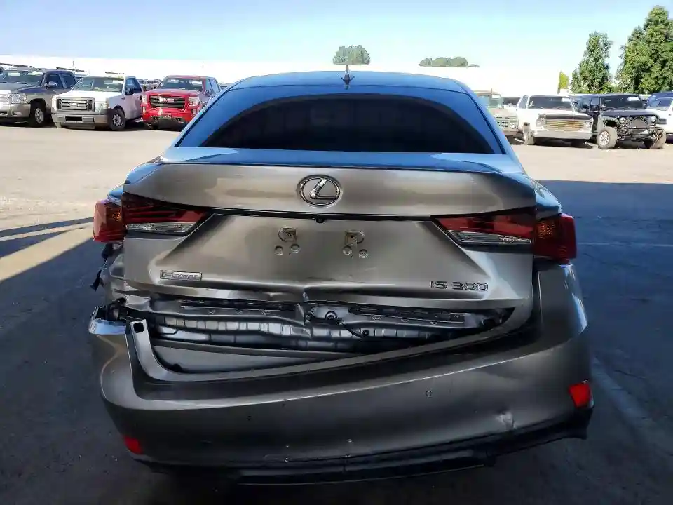 JTHBA1D24J5076900 2018 LEXUS IS-5