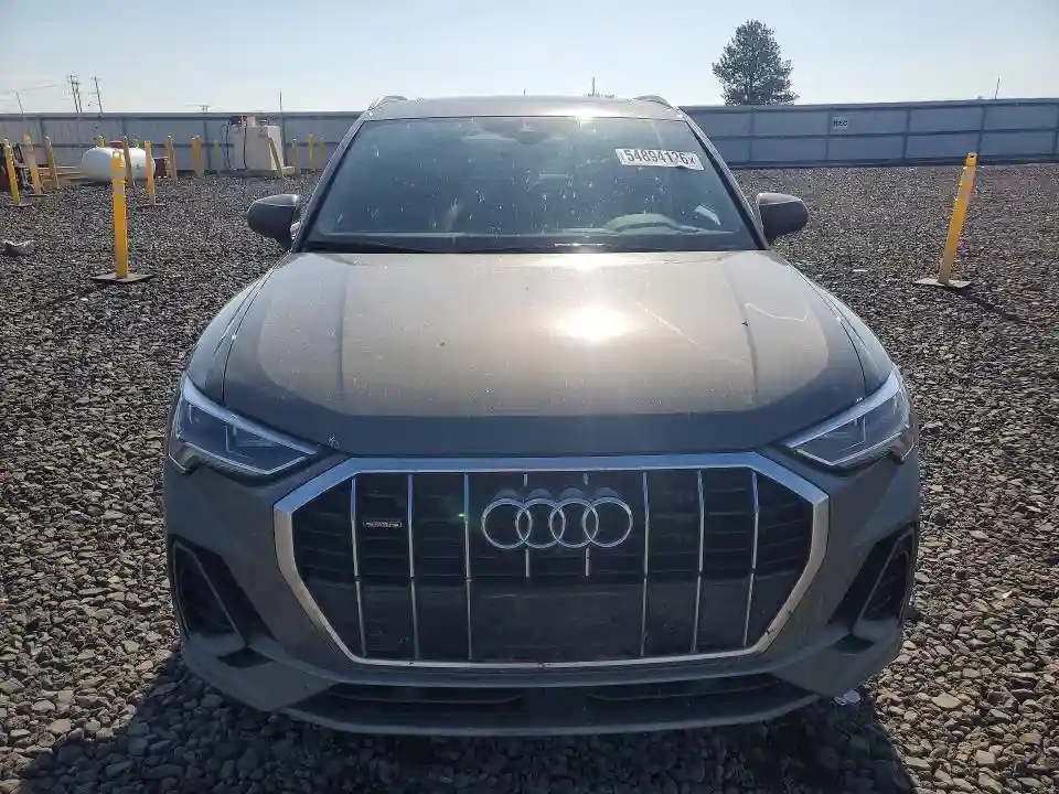 WA1EECF37N1072206 2022 AUDI Q3-4