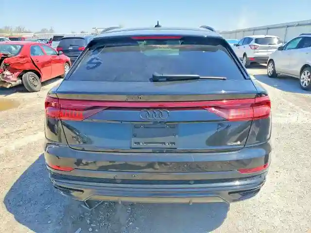 WA1EVBF12ND021879 2022 AUDI Q8-5