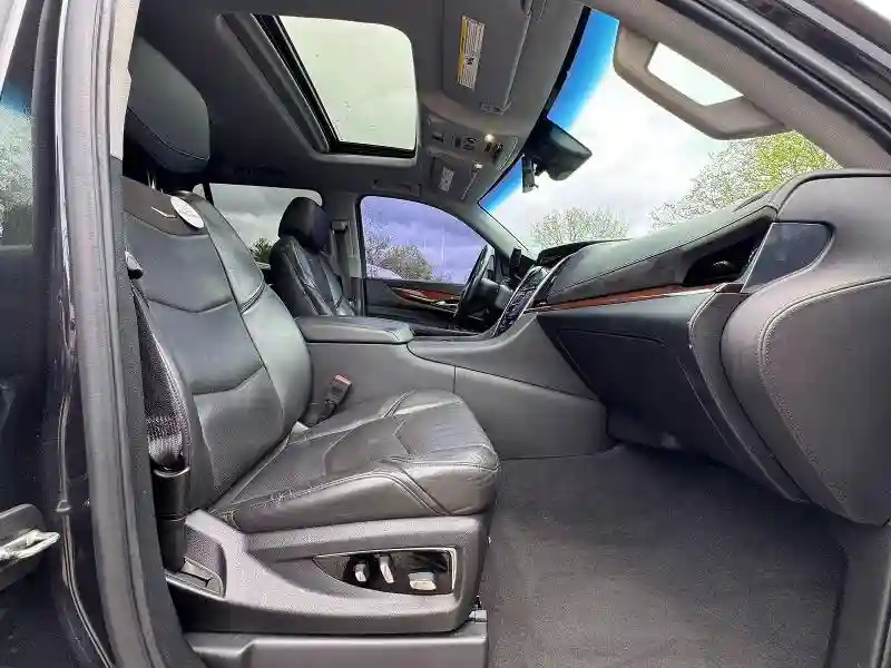 1GYS4BKJ4KR364476 2019 CADILLAC ESCALADE-4