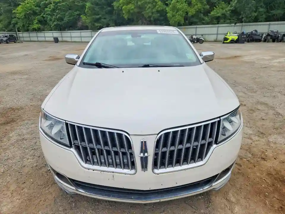 3LNHL2GC4AR640876 2010 LINCOLN MKZ-4