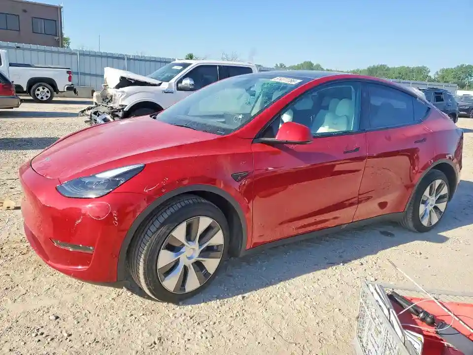 7SAYGDEE9PF811272 2023 TESLA MODEL Y-0