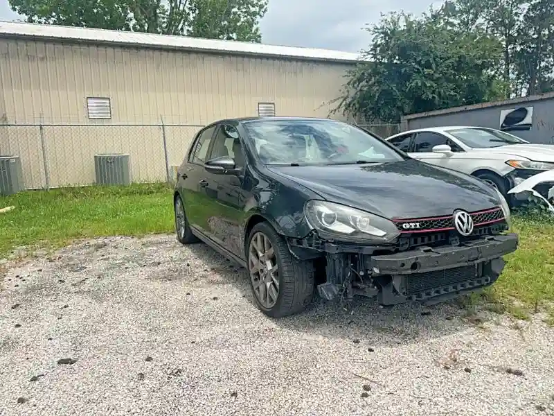 WVWHV7AJXDW138829 2013 VOLKSWAGEN GTI-0